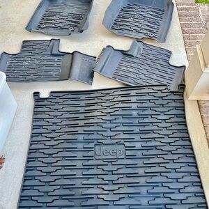 Jeep Black Floor Mats Set